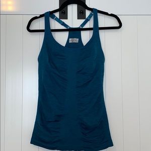Athleta workout tank top built in bra Turquoise xl